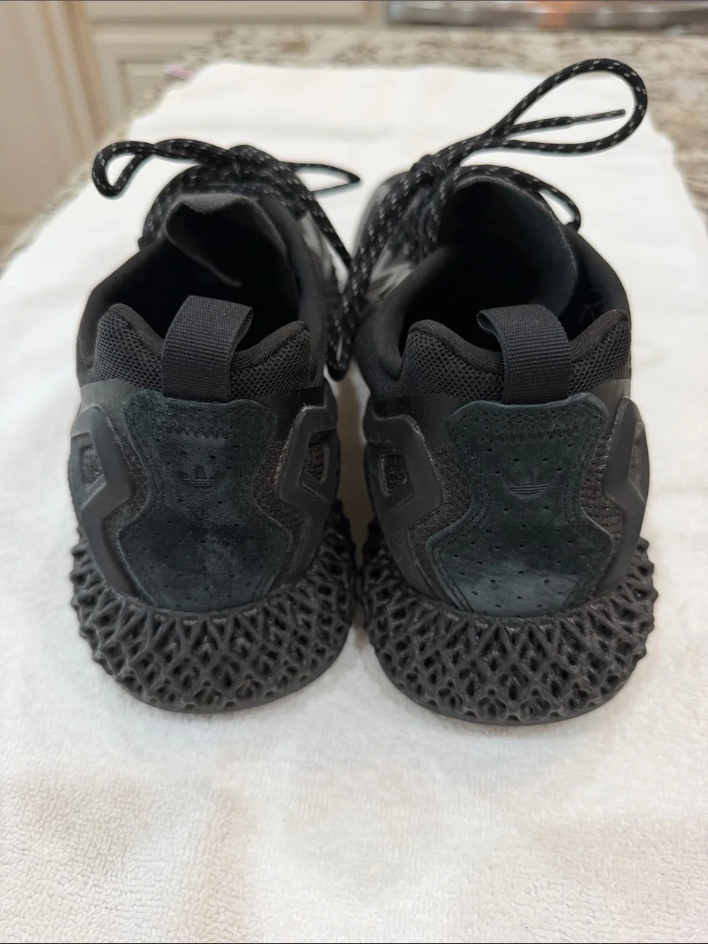Men’s Adidas Black 3D-Print Sole Athletic Sneakers super comfortable!